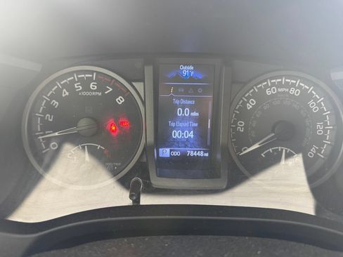 Used 2020 Toyota Tacoma TRD Off-Road AWD/4WD image 4