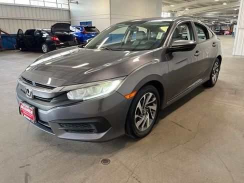 Used 2018 Honda Civic EX image 7
