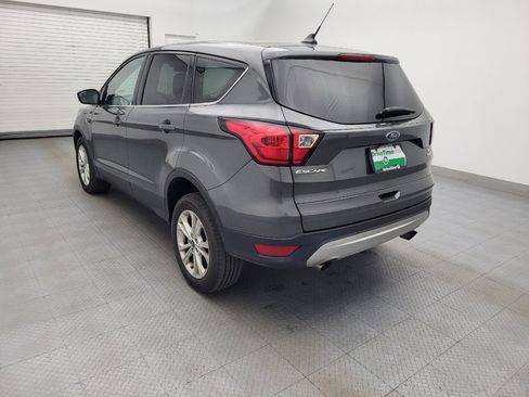 Used 2019 Ford Escape SE image 5