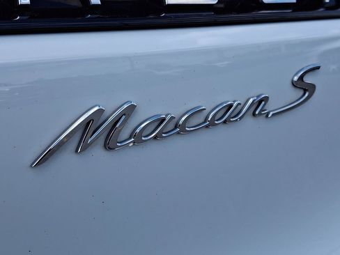 Used 2022 Porsche Macan S AWD/4WD image 27