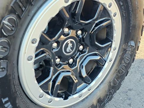 Used 2021 Ford Bronco Badlands image 7