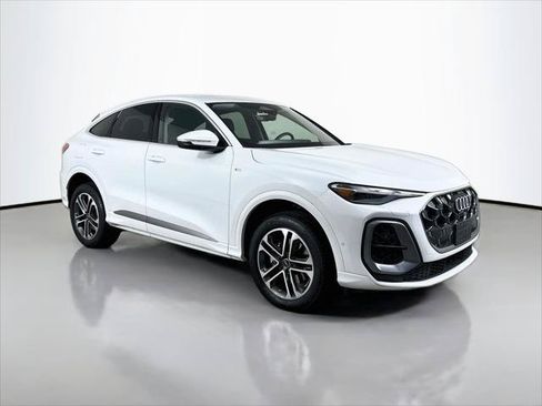 Certified 2025 Audi Q5 Premium w/ Convenience Package AWD/4WD image 7