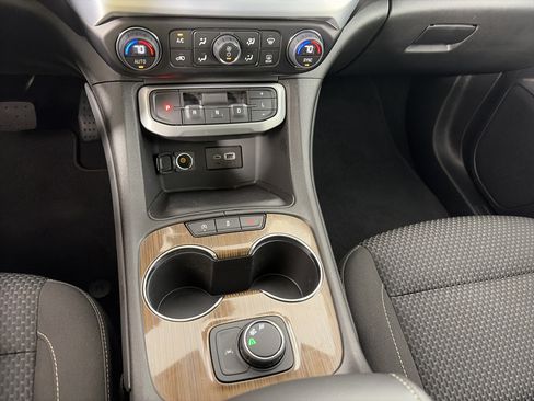 Certified 2023 GMC Acadia SLE FWD image 28