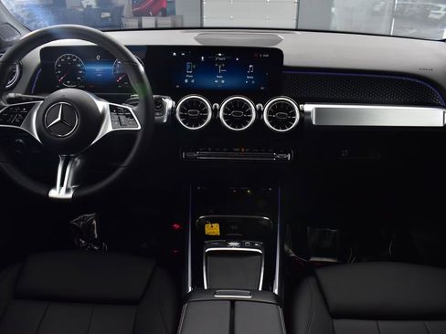 Certified 2025 Mercedes-Benz GLB 250 4MATIC image 24