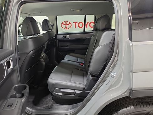 Used 2025 Hyundai Santa Fe SEL image 21