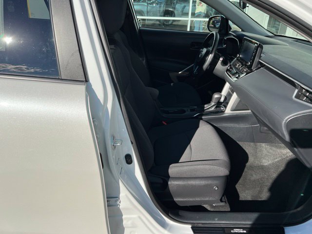 Used 2022 Toyota Corolla Cross LE AWD/4WD image 34