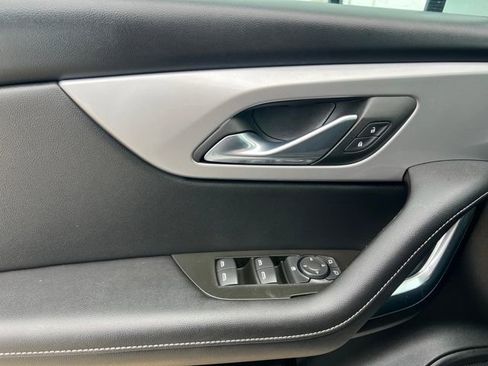 Used 2025 Chevrolet Blazer LT image 27