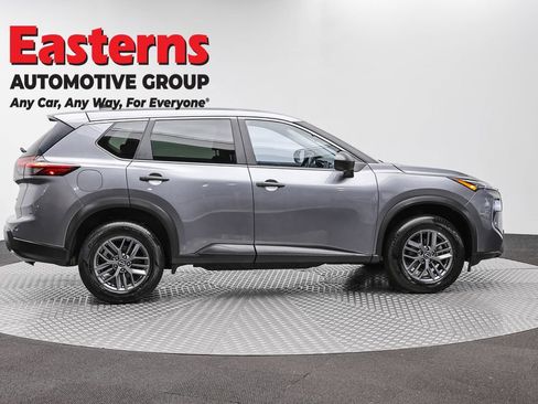 Used 2024 Nissan Rogue S AWD/4WD image 4