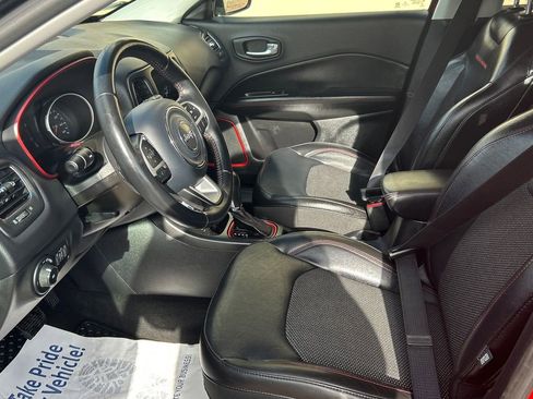 Used 2018 Jeep Compass Trailhawk w/ Cold Weather Group image 9