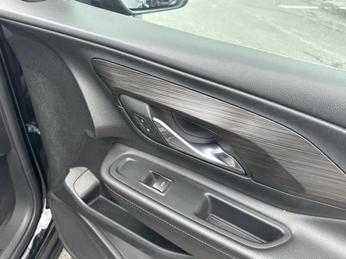 Used 2021 GMC Terrain SLT image 31