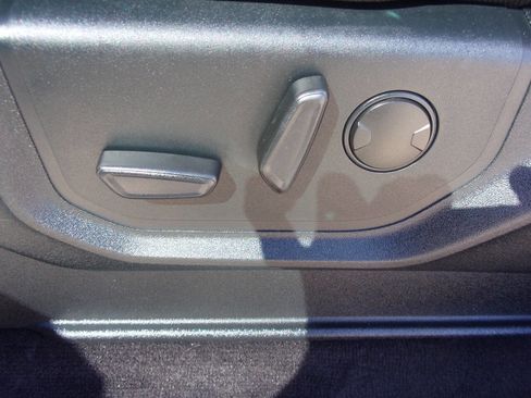 Used 2020 Ford F150 XLT w/ Equipment Group 302A Luxury AWD/4WD image 16