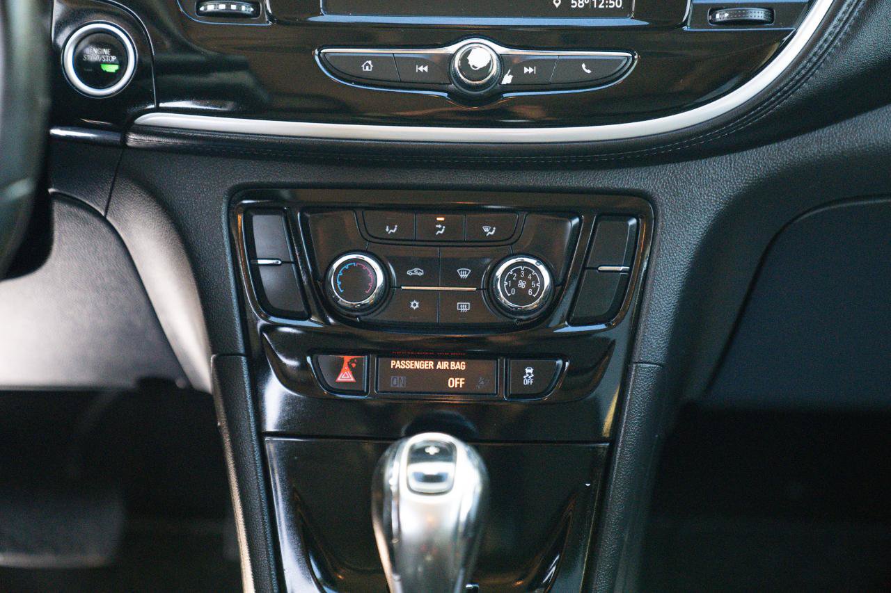 Used 2021 Buick Encore Preferred AWD/4WD image 27