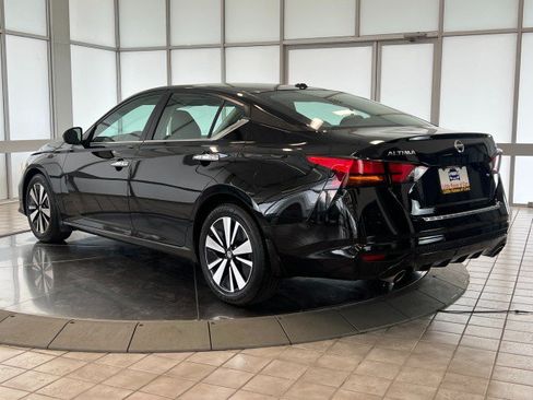 Used 2022 Nissan Altima 2.5 SV w/ SV Premium Package FWD image 5
