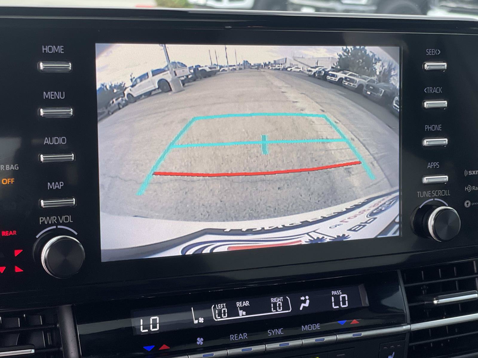 Used 2023 Toyota Sienna XSE FWD image 21