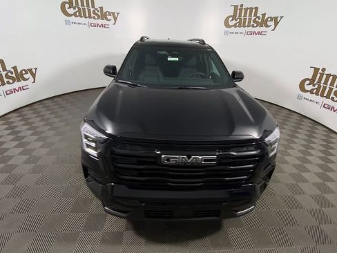 Used 2026 GMC Terrain Elevation w/ Elevation Premium Package FWD image 3