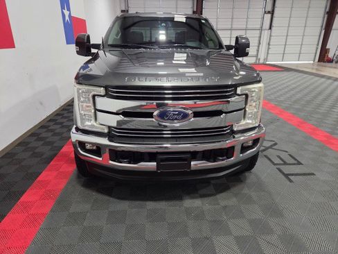 Used 2017 Ford F250 Lariat w/ Lariat Ultimate Package image 4