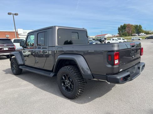 New 2025 Jeep Gladiator Sport image 7