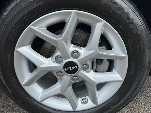 Used 2023 Kia Soul LX w/ LX Technology Package image 6