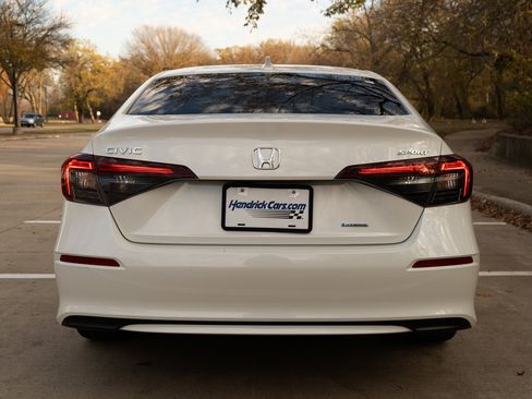 Certified 2025 Honda Civic Sport Touring image 8