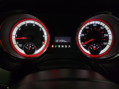 Used 2017 Dodge Grand Caravan SXT FWD image 23