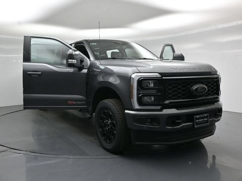 New 2026 Ford F350 Lariat w/ Black Appearance Package AWD/4WD image 32