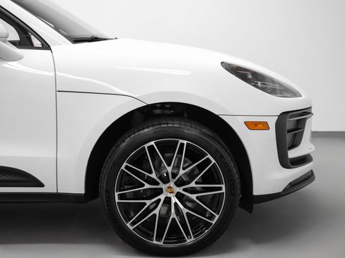 Certified 2026 Porsche Macan image 15
