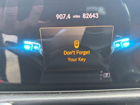 Used 2021 Mercedes-Benz GLB 250 image 13