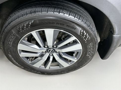 Used 2024 Nissan Pathfinder SL AWD/4WD image 11