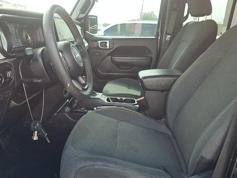 Used 2024 Jeep Wrangler Unlimited Sport AWD/4WD image 3