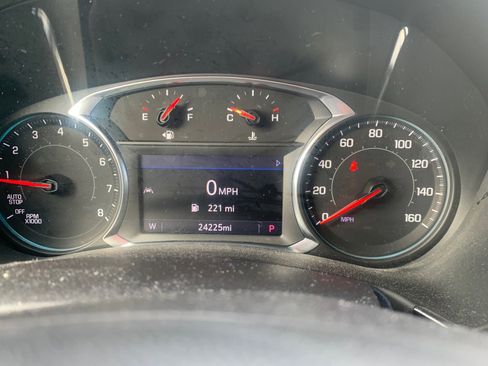 Used 2023 Chevrolet Equinox RS image 9