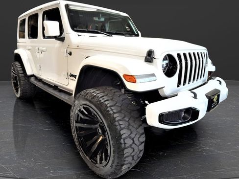 Used 2021 Jeep Wrangler Unlimited Sahara image 2