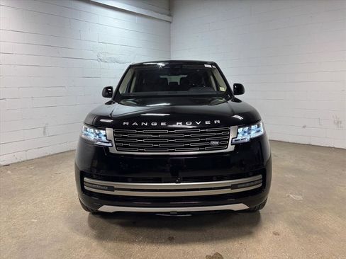 Used 2023 Land Rover Range Rover Long Wheelbase SE image 3