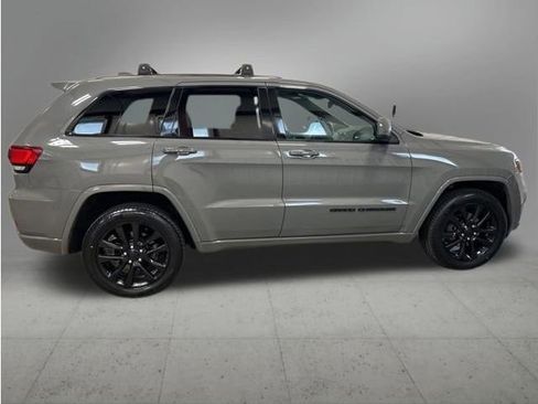 Used 2020 Jeep Grand Cherokee Altitude AWD/4WD image 6
