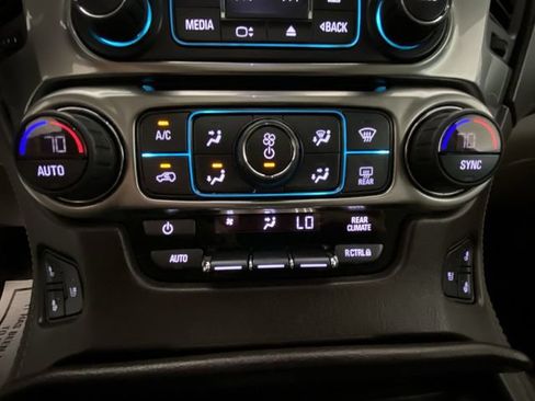 Used 2018 Chevrolet Tahoe Premier AWD/4WD image 19