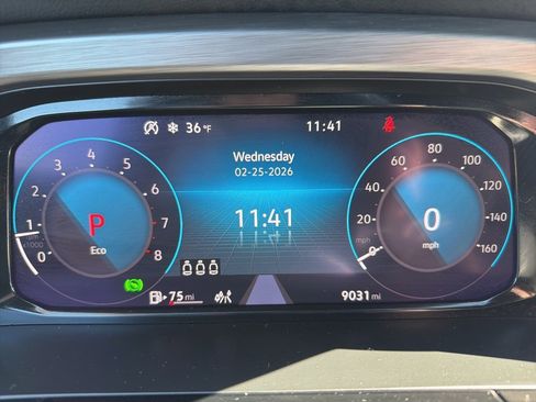 Certified 2025 Volkswagen Atlas Cross Sport SE w/ Panoramic Sunroof Package image 9