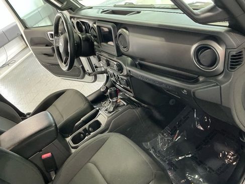 Used 2022 Jeep Wrangler Unlimited Sport image 31