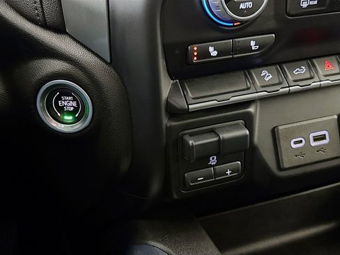 Used 2022 Chevrolet Silverado 1500 LT Trail Boss w/ Convenience Package II AWD/4WD image 18