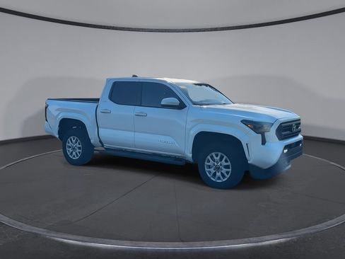 Used 2024 Toyota Tacoma SR5 RWD image 2