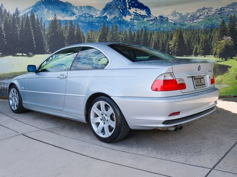 Used 2002 BMW 325Ci Coupe RWD image 5