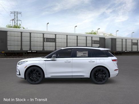 New 2026 Lincoln Corsair Grand Touring image 3