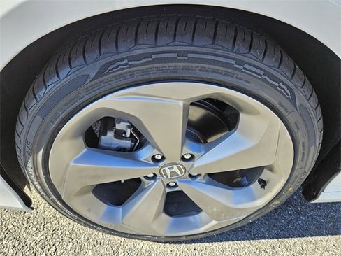 Used 2020 Honda Accord Touring image 19