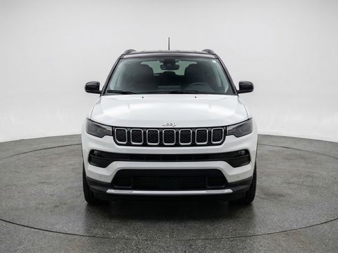 Used 2025 Jeep Compass Limited image 2