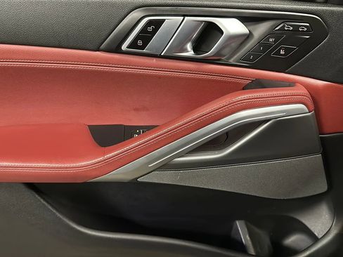 Used 2022 BMW X6 M50i w/ Parking Assistance Package image 10