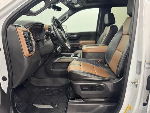 Used 2019 Chevrolet Silverado 1500 High Country w/ Technology Package AWD/4WD image 10