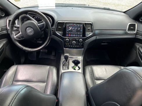 Used 2020 Jeep Grand Cherokee Limited AWD/4WD image 22