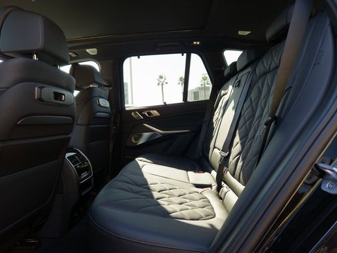 New 2026 BMW X5 M60i w/ Executive Package image 17