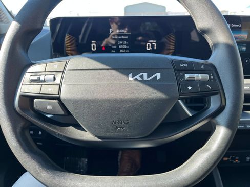 Used 2025 Kia K4 FWD image 29