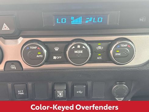 Used 2021 Toyota Tacoma SR5 AWD/4WD image 18