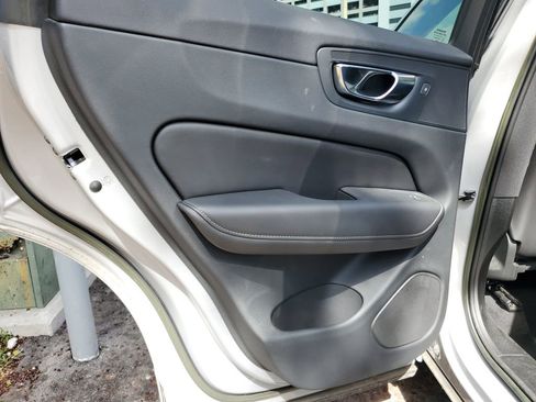 Certified 2023 Volvo XC60 B5 Ultimate w/ Protection Package image 10