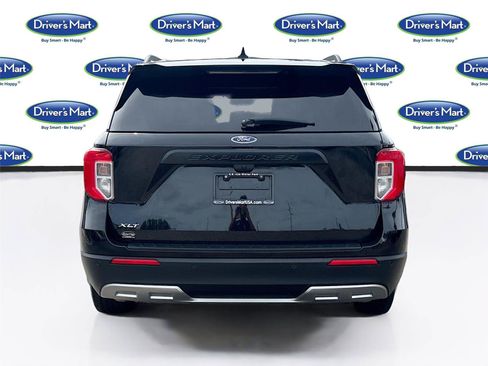 Used 2024 Ford Explorer XLT w/ Equipment Group 202A RWD image 6